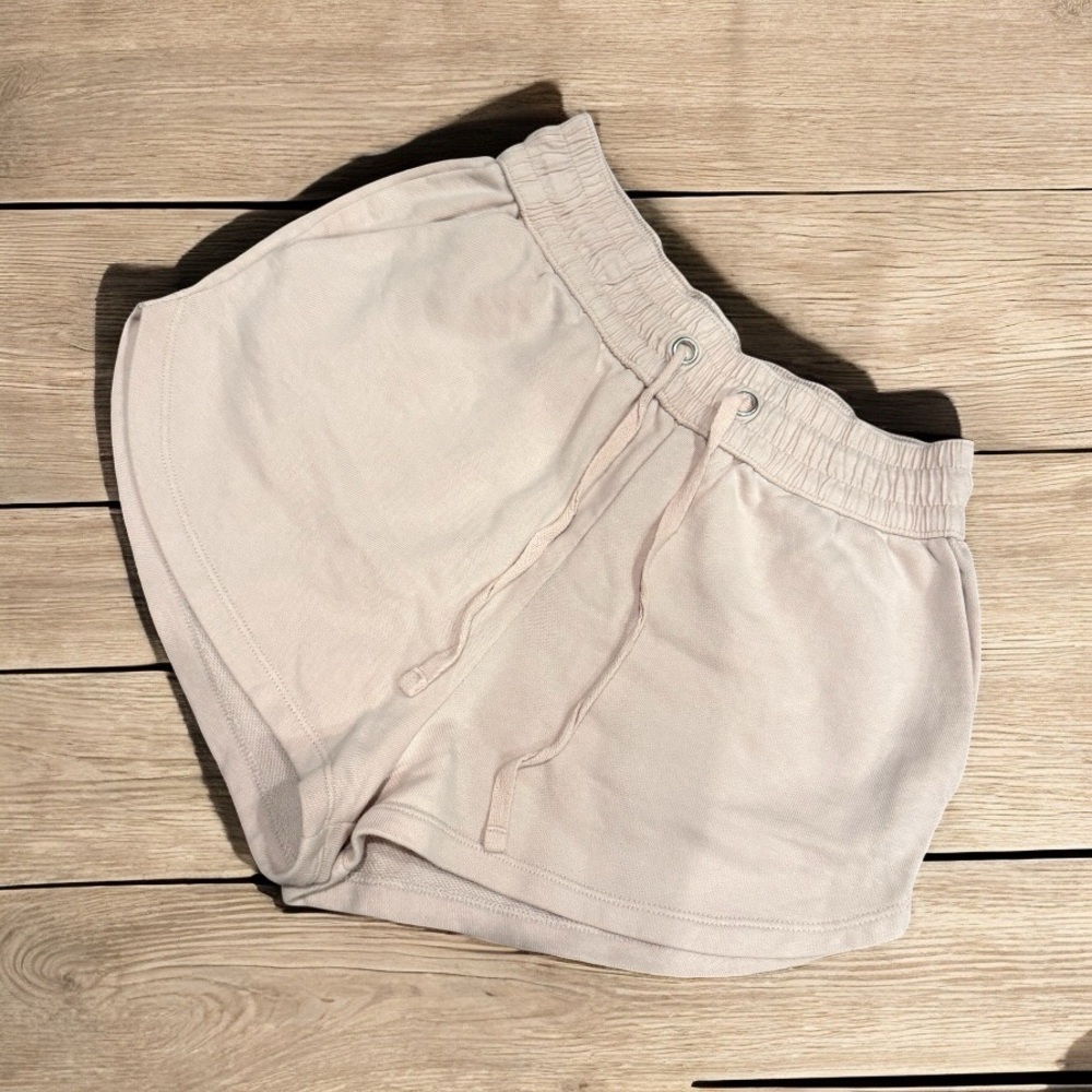 H&M Women's Light Pink Shorts